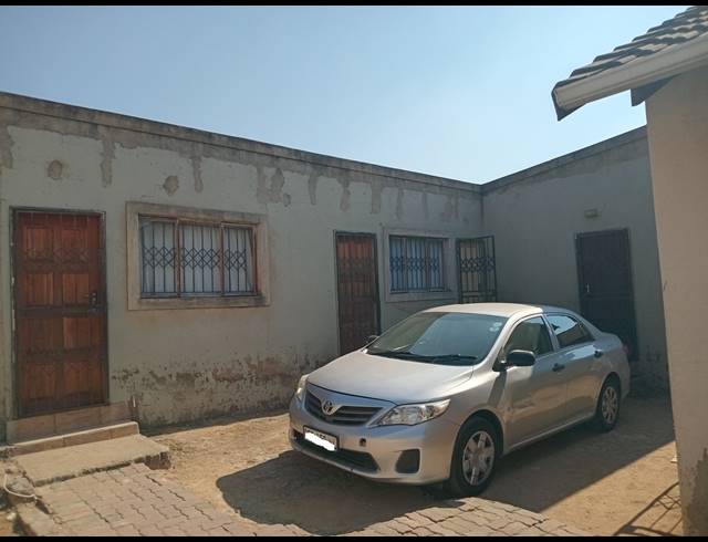 6 BEDROOM FREEHOLD FOR SALE IN COSMO CITY